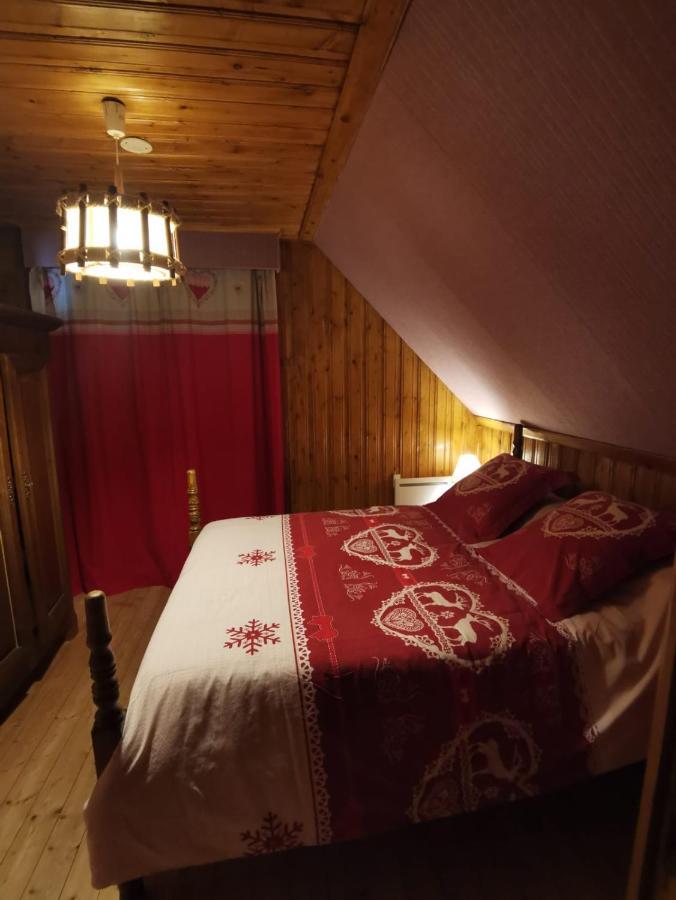 Authentique Chalet Vue Sur Le Lac Et Les Pistes ベス・エ・サンタナステーズ エクステリア 写真