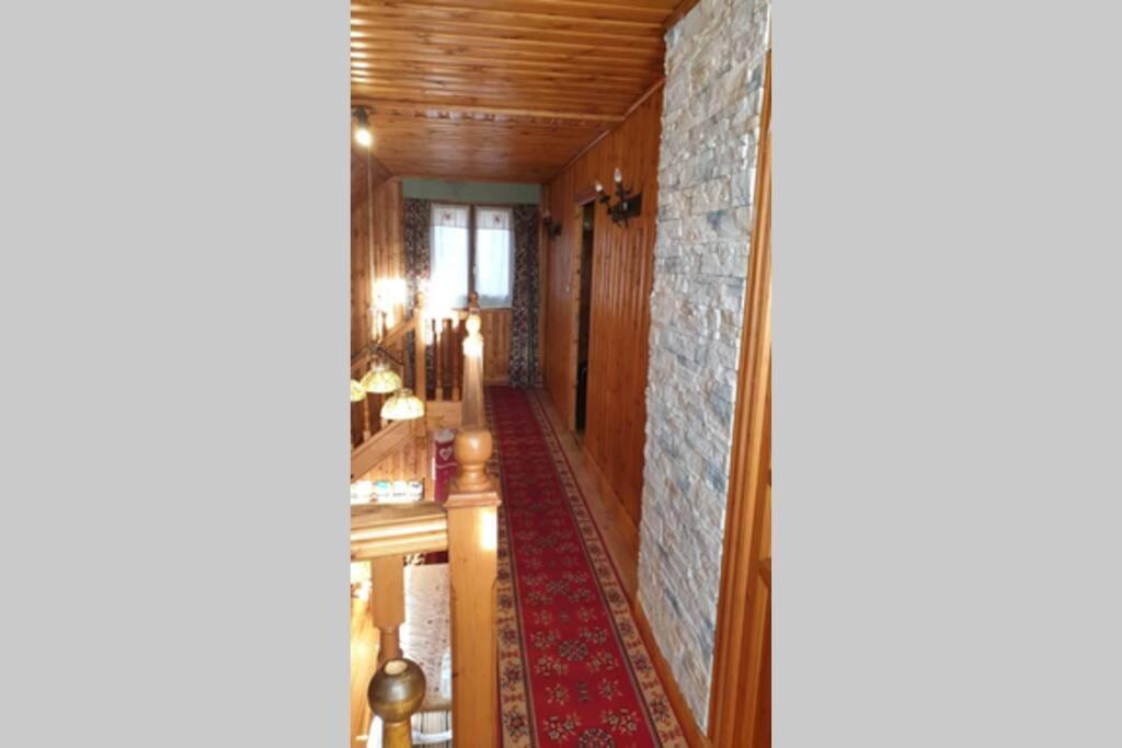 Authentique Chalet Vue Sur Le Lac Et Les Pistes ベス・エ・サンタナステーズ エクステリア 写真